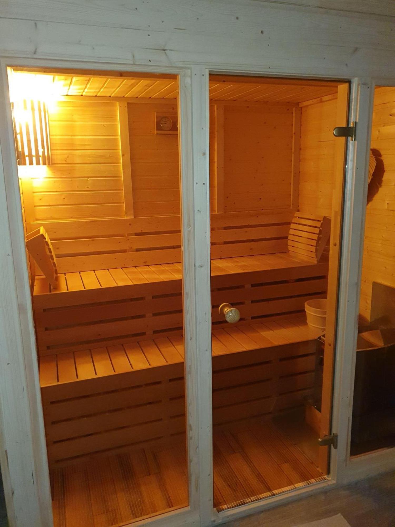 Idyllisches-Blockbohlenhaus-Mit-Eigenem-Garten-Und-Sauna-Zum-Wohlfuehlen Martensrade Екстер'єр фото