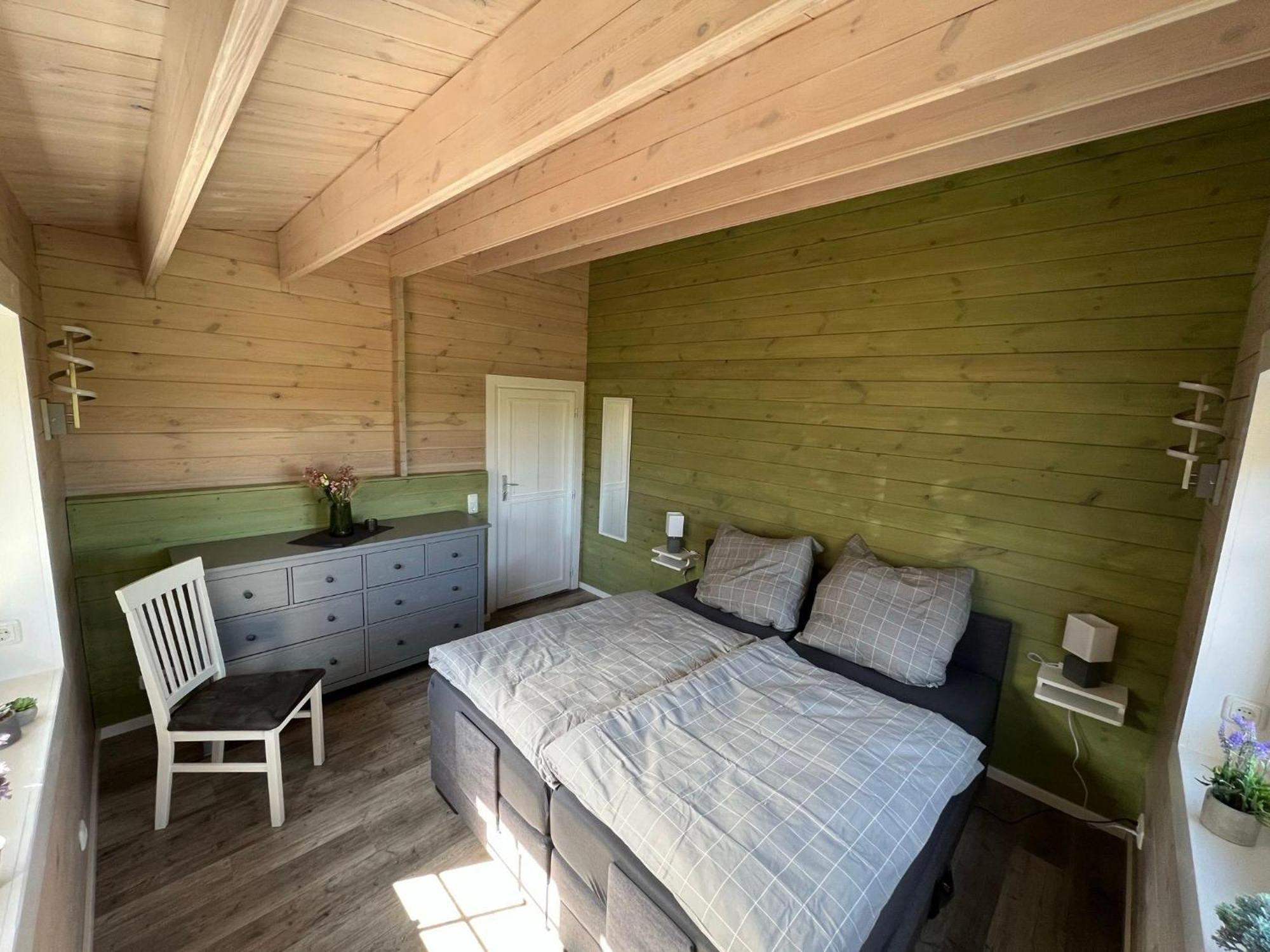 Idyllisches-Blockbohlenhaus-Mit-Eigenem-Garten-Und-Sauna-Zum-Wohlfuehlen Martensrade Екстер'єр фото